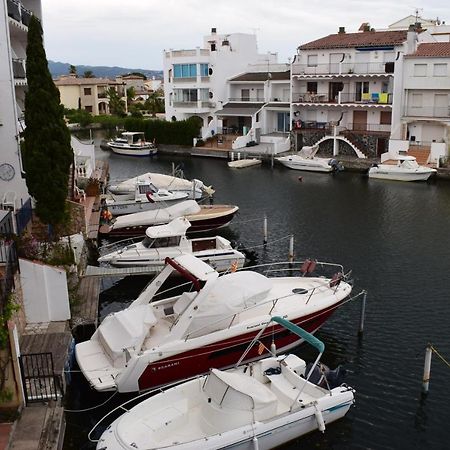 Apartamento Con Bonitas Vistas Al Canal Ref 337 Empuriabrava Exterior photo