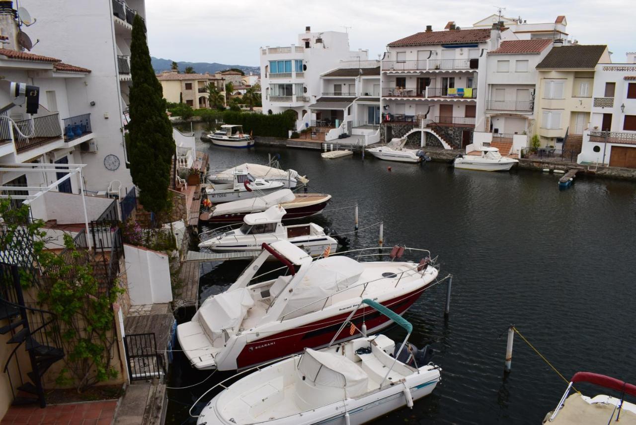 Apartamento Con Bonitas Vistas Al Canal Ref 337 Empuriabrava Exterior photo